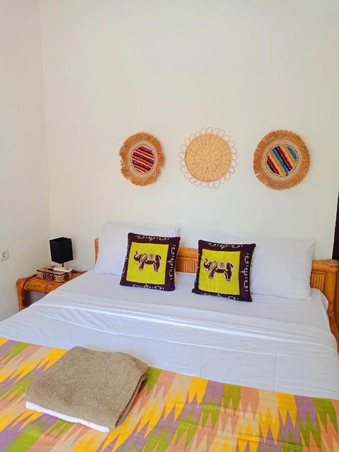 Tropical Garden Inn Batununggul Bagian luar foto