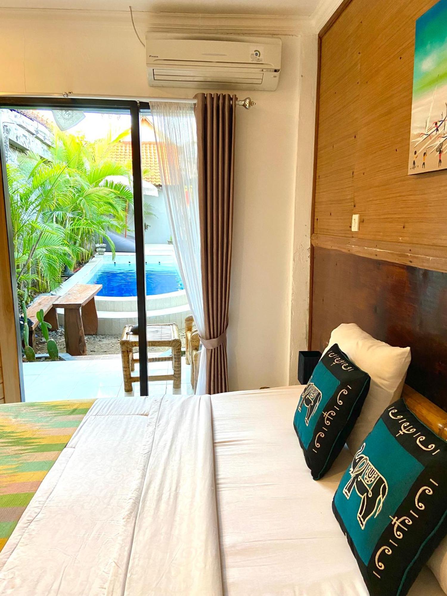 Tropical Garden Inn Batununggul Bagian luar foto