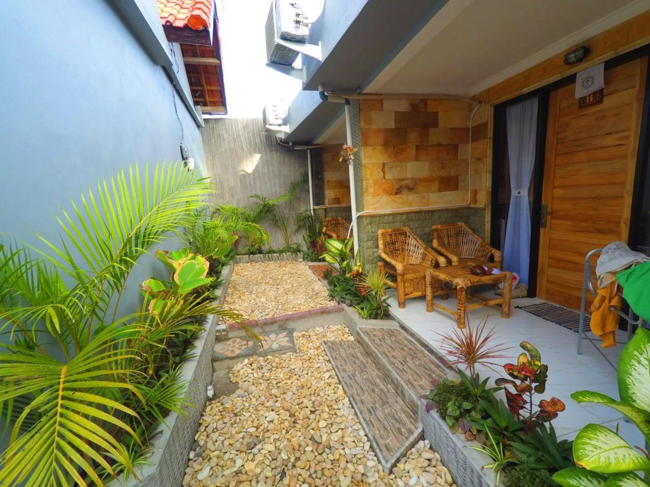 Tropical Garden Inn Batununggul Bagian luar foto